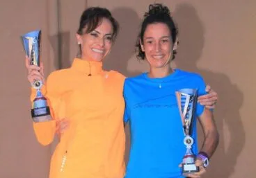 Raquel Martínez y Ana Alberola con sus trofeos