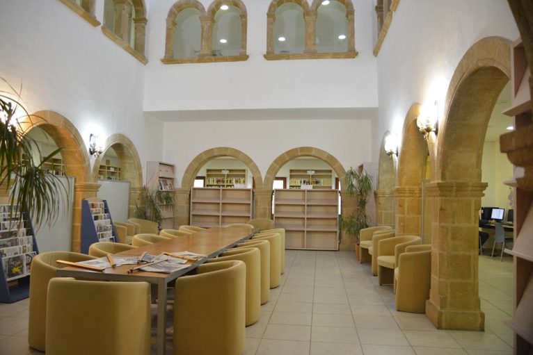 Biblioteca del Casco Antiguo