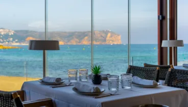 Mesa reservada frente al mar La Perla de Jávea