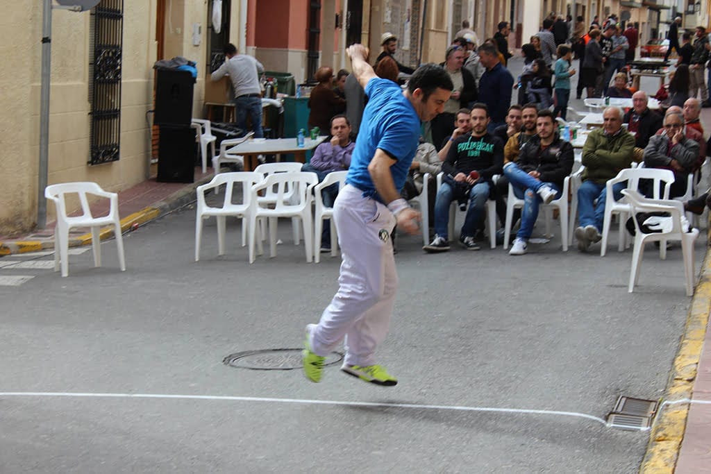 Saque de un jugador de pilota valenciana