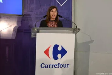 Eva Ronda concejala de comercio en la inauguración de Carrefour Dénia