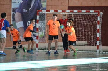 Jugadores del CH Xàbia saliendo al contrataque