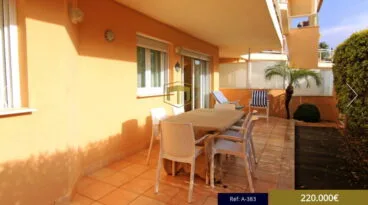 Terraza de la casa MORAGUESPONS Mediterranean Houses