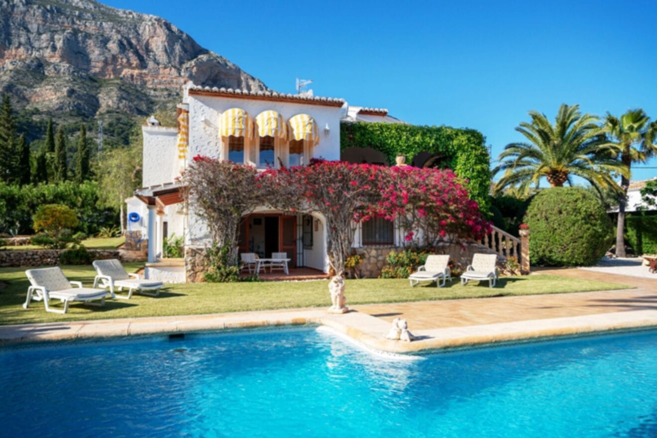 Casa con piscina y vistas al Montgo en Jávea - Xabiga Inmobiliaria