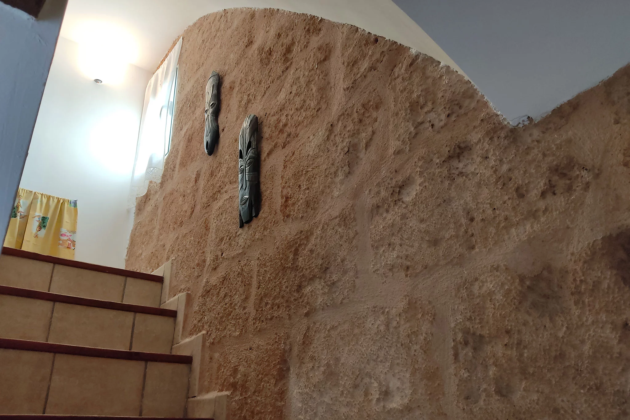 Paredes originales de piedra tosca en una propiedad en venta en Jávea – Xabiga Inmobiliaria