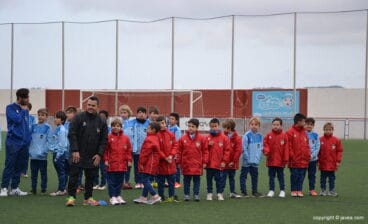José Manuel Caravaca con el equipo prebenjamín A