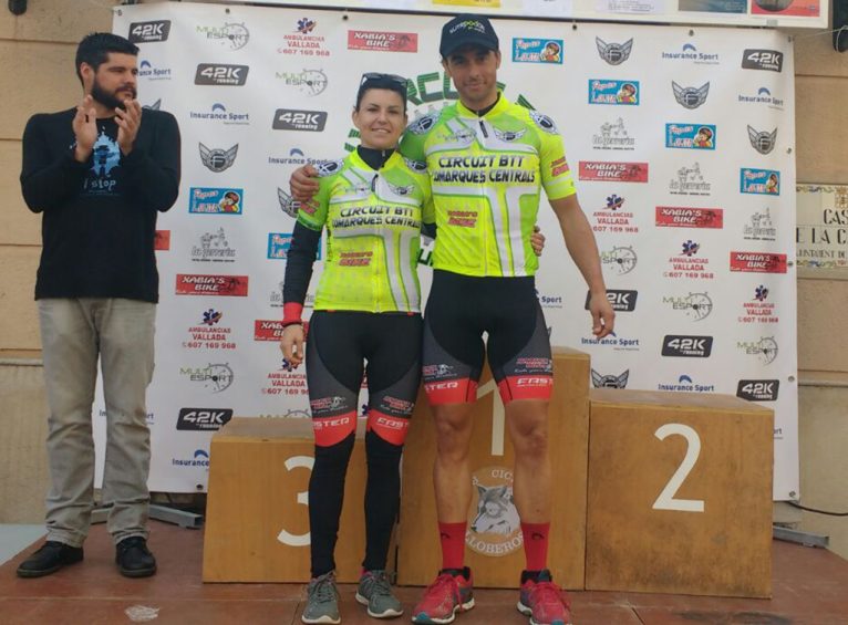 Alicia Margalejo y Dani Cepa en el podio de Villalonga