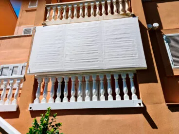 Balcon cubietro con Toldos Teo