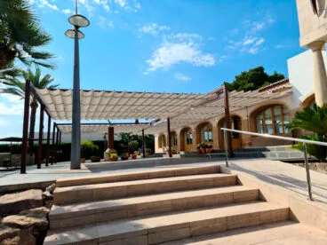 Restaurante con toldo de Toldos Teo