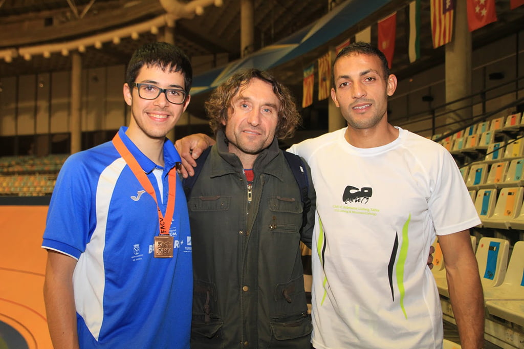 Youssef  junto a Franc Beneyto y Óscar Fornés