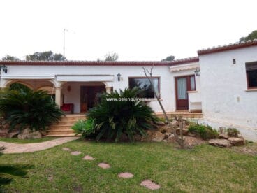 Amplio jardín Inmobiliaria Belen Quiroga