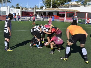 Introducción del balón en una melé