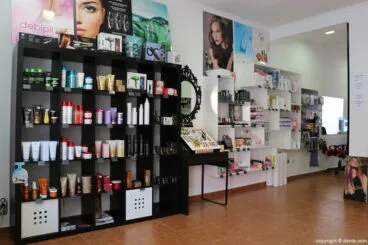 Kaoba maquillaje y cabello