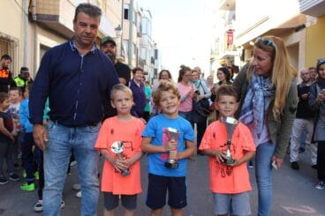 Toni Colomer con un grupo de corredores