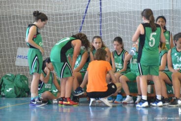 Banquillo del Xàbia de baloncesto chicas