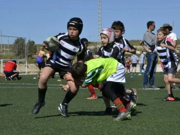 Chico del equipo de Xàbia placado