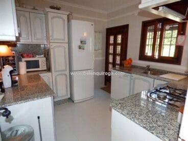 Cocina luminosa Inmobiliaria Belen Quiroga