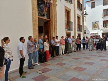 El alcalde aporta tu apoyo a los británicos en la lectura del manifiesto