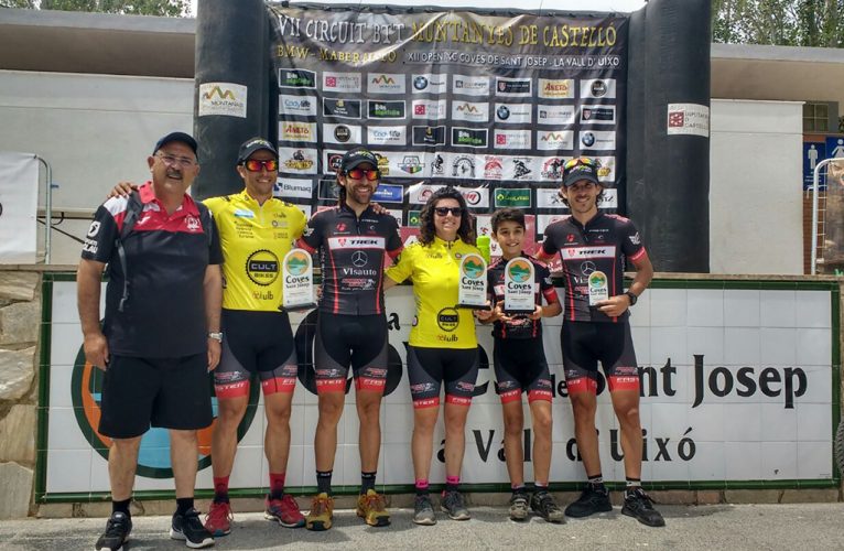 Los ciclistas del Xábia's Bike-Visauto en Vall d' Uxó