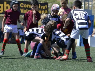 Meleé durante un partido Sub 8