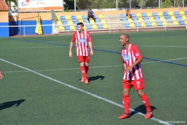 Miguel y Víctor atentos en defensa