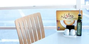 Nostro Café Costa mesa terraza