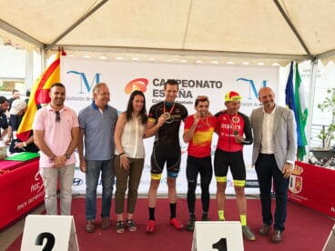 Pablo Ivars junto al campeón y el tercer clasificado