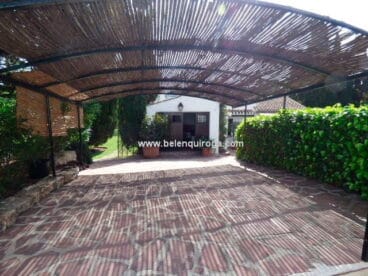 Pérgola en el exterior Inmobiliaria Belen Quiroga
