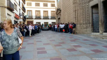 Plaza abarrotada dando el último adiós a Edu