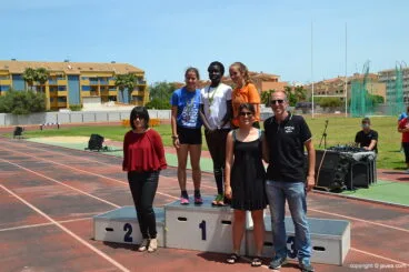 Podio lanzamiento de pelota