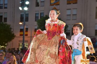 Festeros pertenecientes a la Comisión Juvenil de 2017Proclamación Infantil de la reina de Fogueres Xàbia 2017