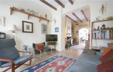Amplia sala de estar Vicens Ash Properties
