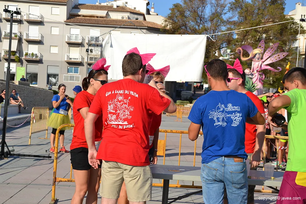 Birratlón entre peñas de Fogueres 2017