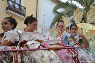 Desfile de carrozas Fogueres 2017