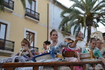 Desfile de carrozas Fogueres 2017