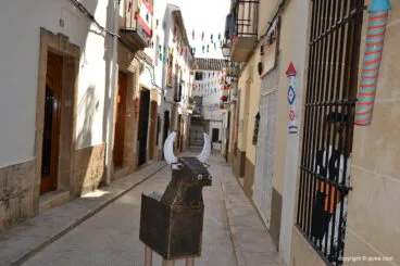 Calle engalanada