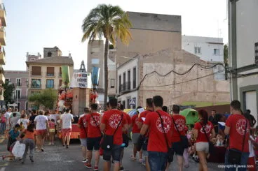 Desfile de carrozas de Fogueres 2017