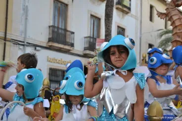 Desfile de carrozas de Fogueres 2017