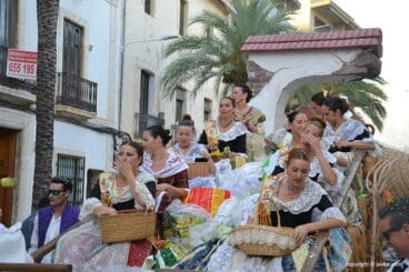 Desfile de carrozas de Fogueres 2017