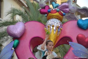 Desfile de carrozas de Fogueres 2017