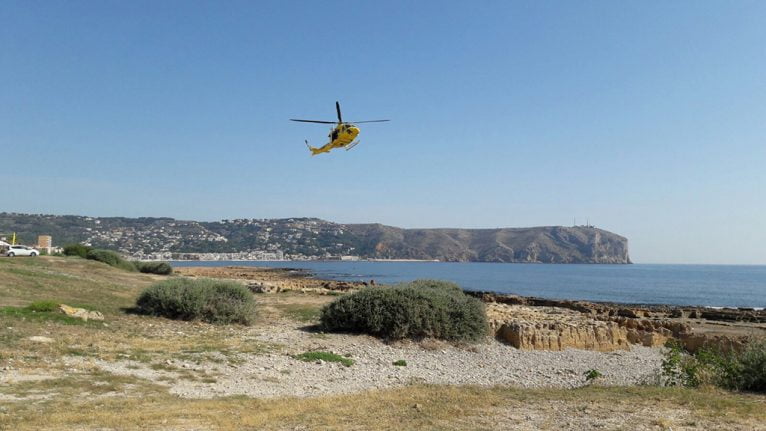 Helicóptero de Bomberos durante la búsqueda