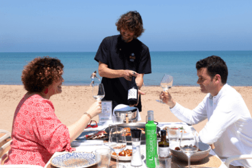 Mesas junto al mar para pasar el rato sin mirar el reloj