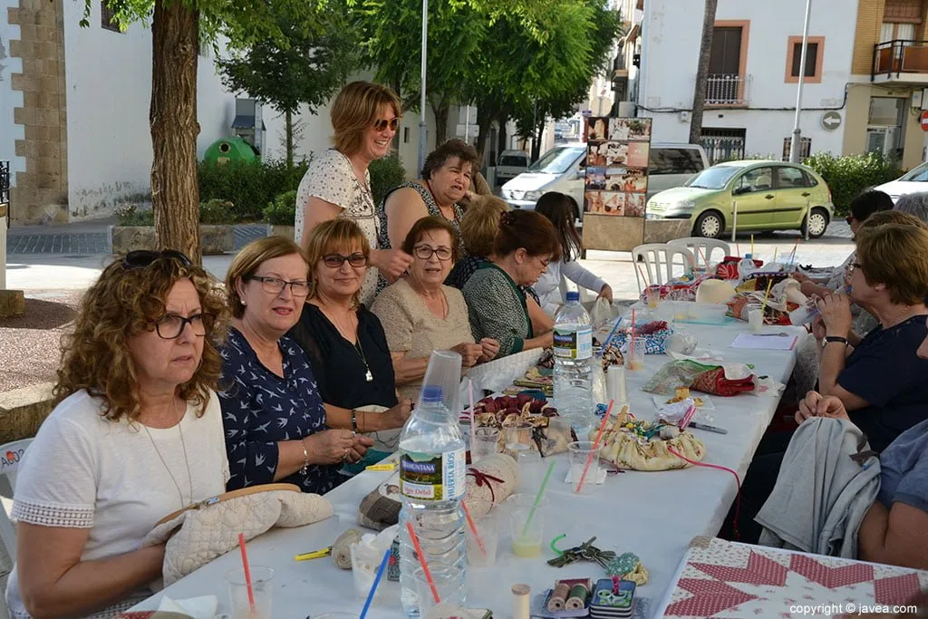 Participantes de toda la comarca en el encuentro de Patchwork