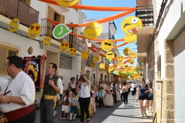 Pasacalle visita de calles engalanadas