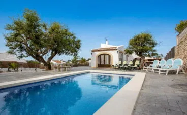 Piscina de Casa Algarrobo Aguila Rent a Villa