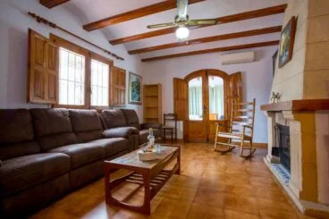 Sala de estar amplia Algarrobo Villa Aguila Rent a Villa