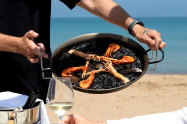 Vive la experiencia de comer a vora mar