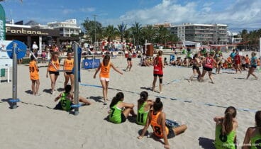 Ambiente en la playa del Arenal