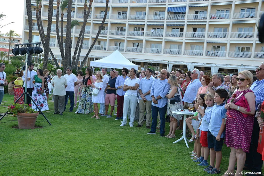 Amigos y familiares en el acto de presentación del nuevo canal de la Fontana