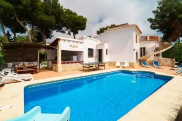 Piscina de villa Escabusso Aguila Rent a Villa